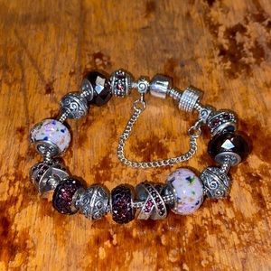 Savlano Silver Tone Charm Bracelet (never worn)